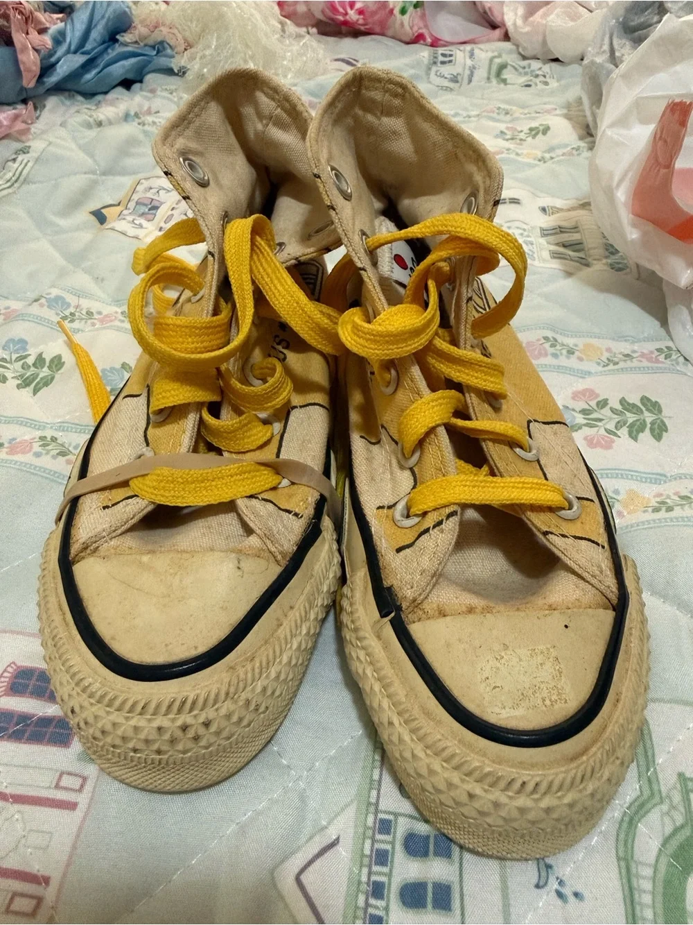 VTG Converse Yellow Kids High-Top Sneakers with Bus Graphic